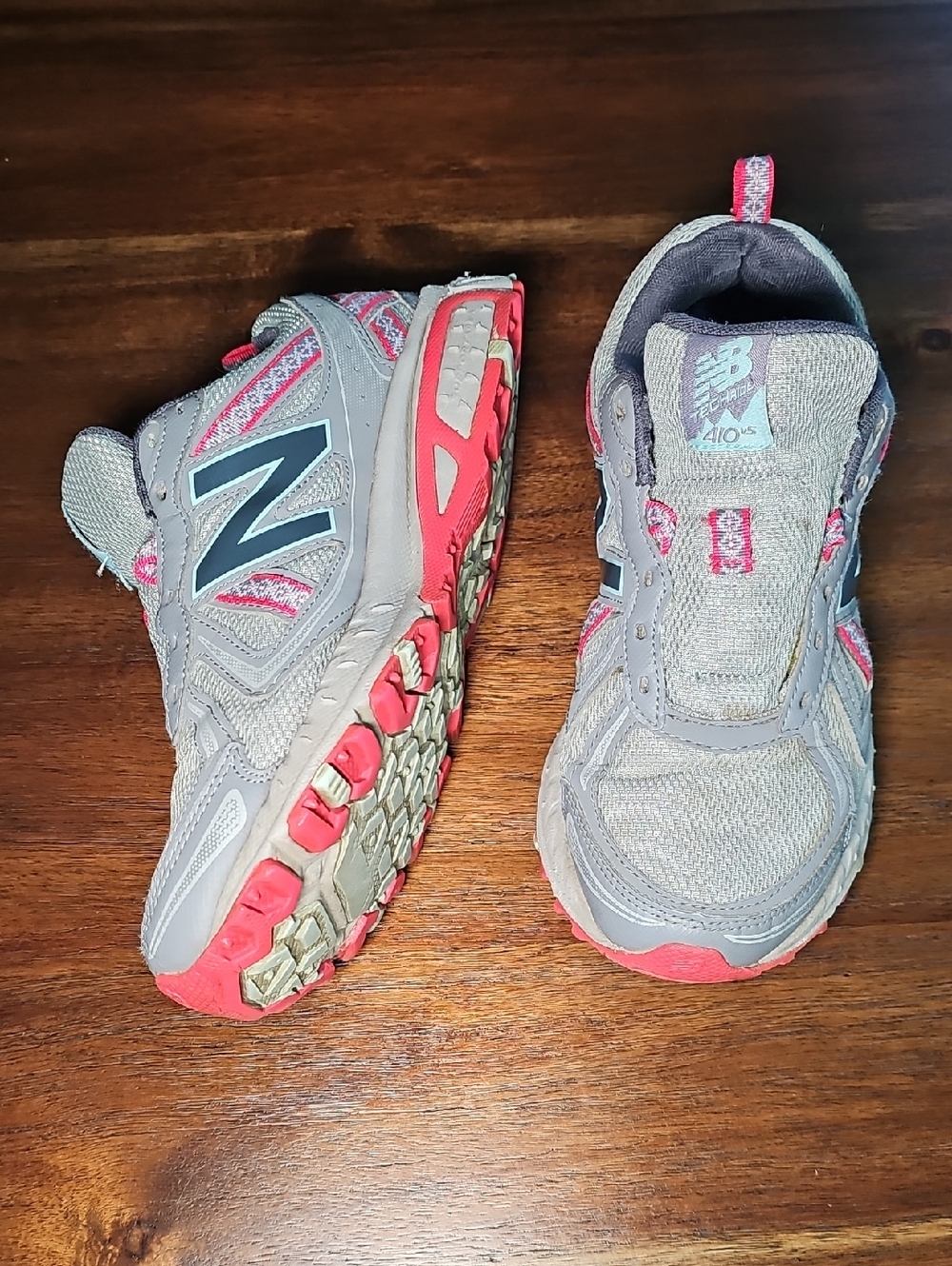 New Balance Women Size 7.5 410 v5 Trail Running Shoes Women's Grey Blue Pink S57